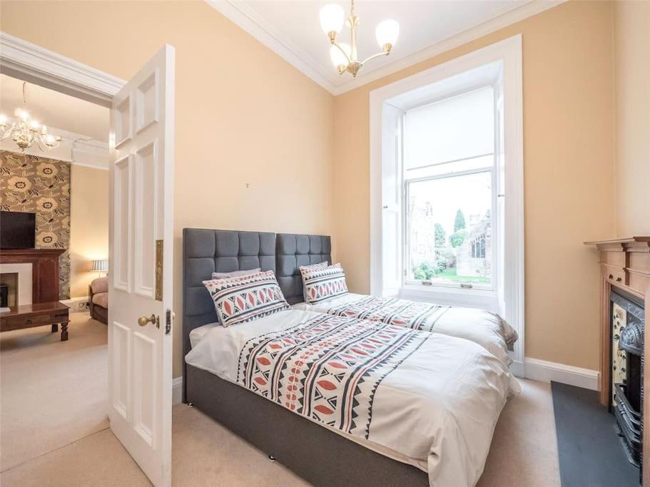 Beautiful & Bright 2 Bed Flat Murrayfield Эдинбург Экстерьер фото